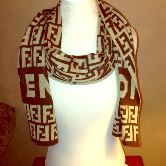 Gorgeous FENDI Long Logo Print Scarf