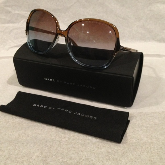 Marc by Marc Jacobs Accessories - ✨Bundled for @alwrigqr✨MJ shades and BCBG romper