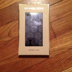 🔺Reserved🔺Michael Kors IPhone case