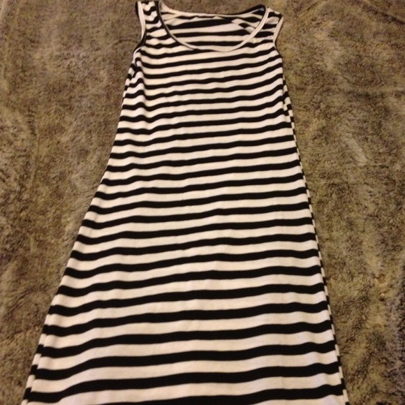 Sold❤New Black n white maxi tank dress