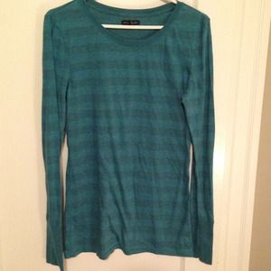 Long sleeve blue top