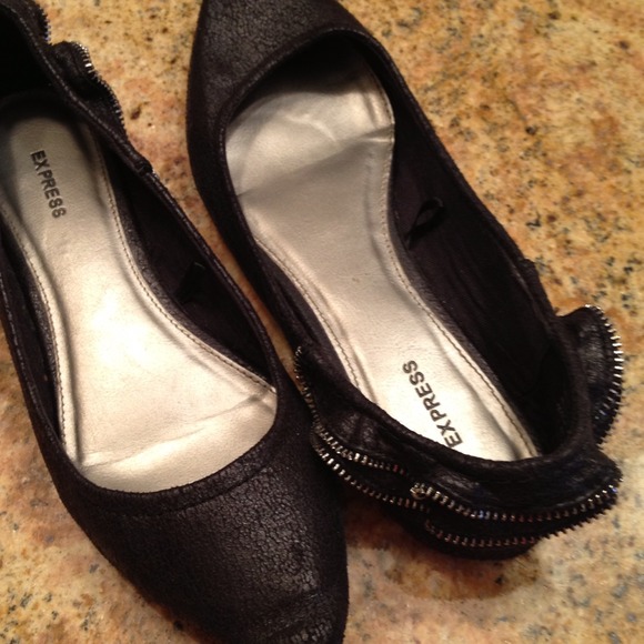 *Sold*Express black zipper flats