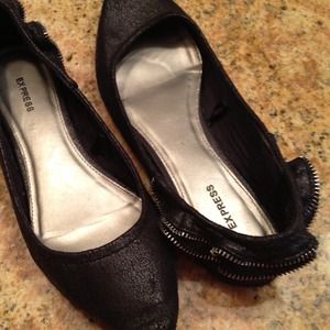 *Sold*Express black zipper flats