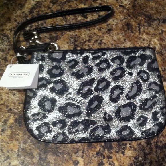 Coach NWT Wristlet Handbag 👜❤
