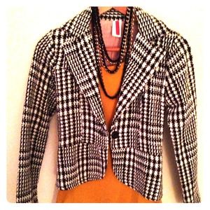 Chic Houndstooth Blazer