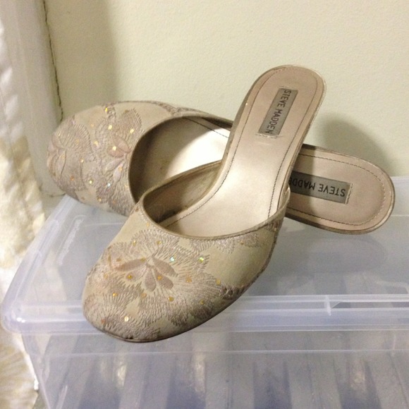 Steven Madden Light Beige Mule