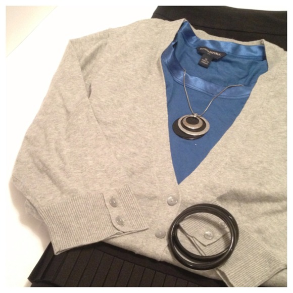 **SOLD** Gray cardigan with 3/4 sleeves from GAP