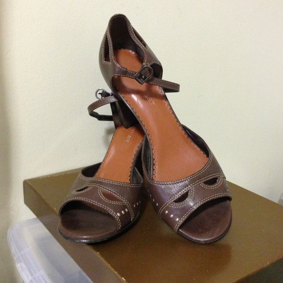 Nine West Brown Open Toe Shoes
