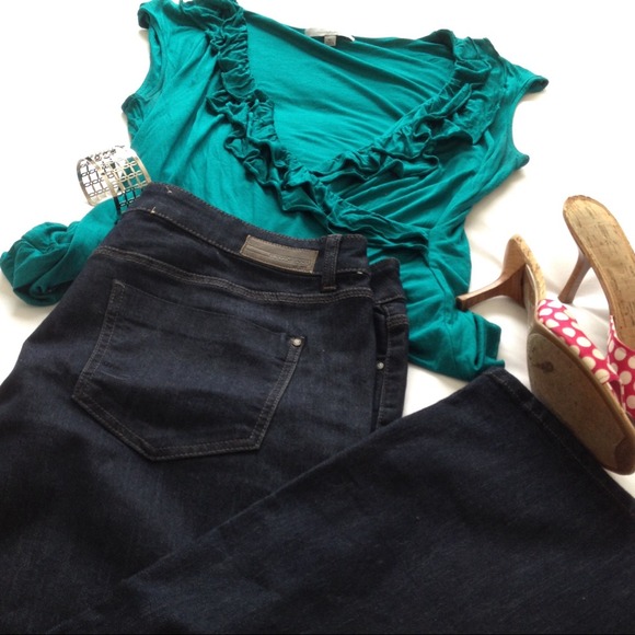 **SOLD** DKNY Soho jeans (never worn)