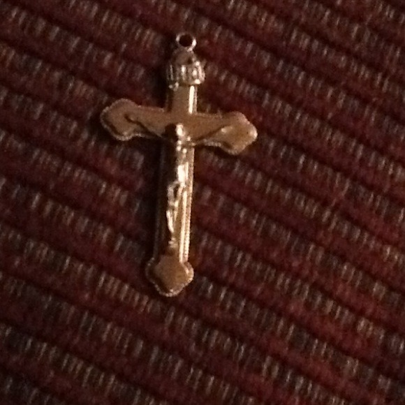 Cross pendant