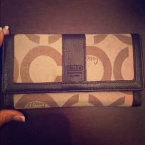 ⚡REDUCED⚡Coach long wallet with check book holder