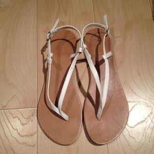 Bundle💐 F21 White & Old Navy Leopard Sandals