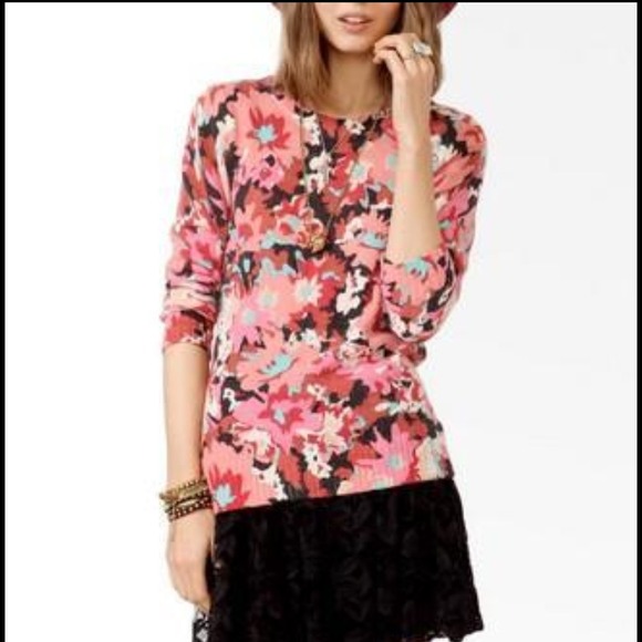 Floral sweater- DISCOUNTING EVERYTHING just ask!