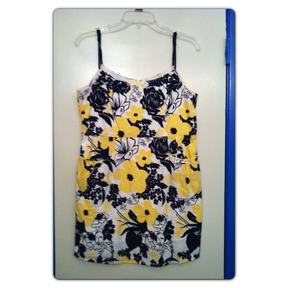 Cute summer dress - Picture 1 of 3