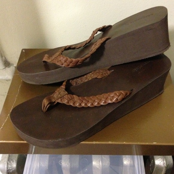 **SOLD**Aeropostale Leather Braided Wedged Sandals
