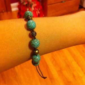 Turquise beaded leather bracelet.