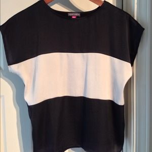 Cute Vince Camuto black + white top, Size XS