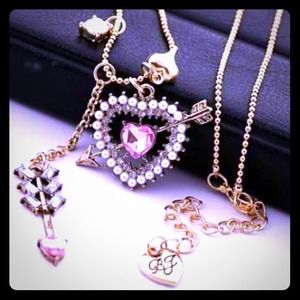 ⛔Sold⛔Betsy Johnson vintage heart necklace
