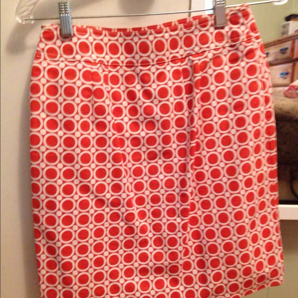 Ann taylor. Orange and white geometric print skirt