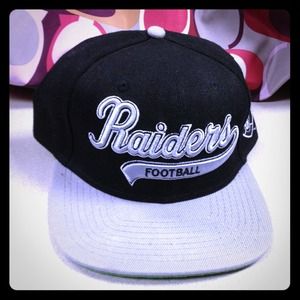 SnapBack adjustable hat!  NWOT!Raiders! 💥