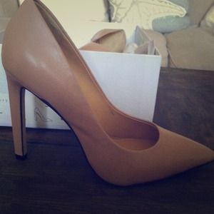 Theory Heels (Nude/Paloma) Size 37