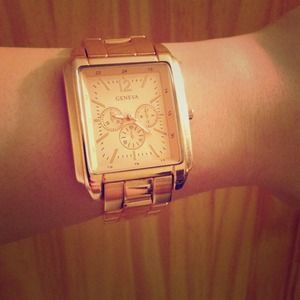 Geneva watch in rose gold