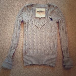 small Abercrombie knit grey sweater