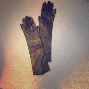 Brown vintage leather gloves