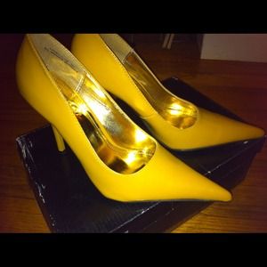 Mustard heels