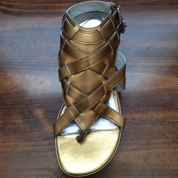 💢BUNDLED💢Calvin Klein Gold Gladiator Sandals - Picture 2 of 3