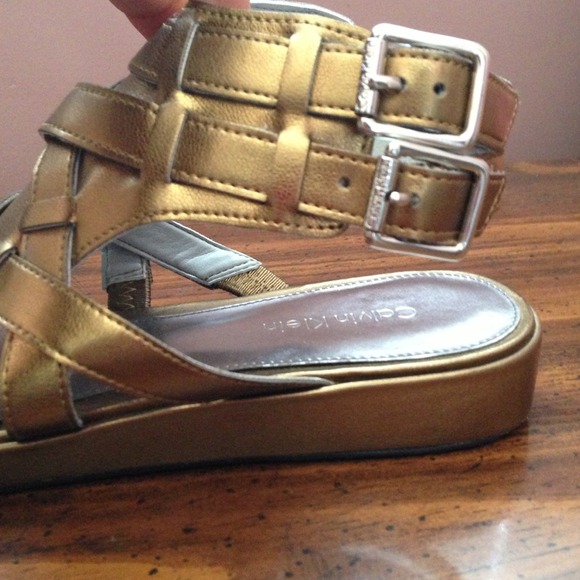 💢BUNDLED💢Calvin Klein Gold Gladiator Sandals - Picture 3 of 3