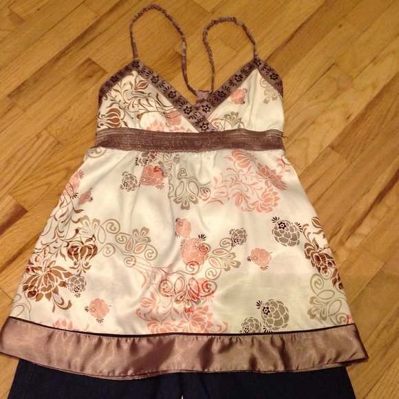**SOLD IN BUNDLE** Cute satin tank