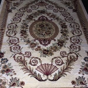 Nice area rug. 94x65