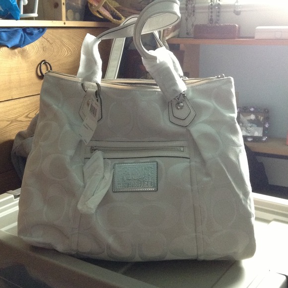 Nwt Coach poppy bag !