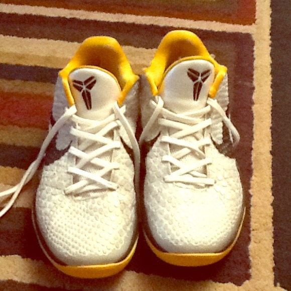 Kobe's 6 size 9 men