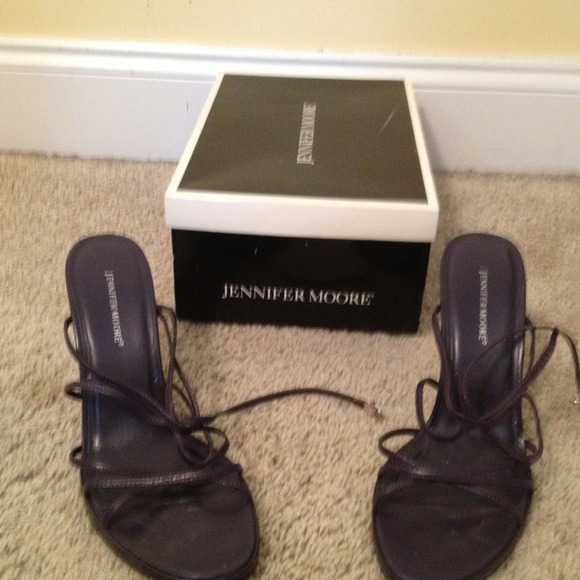 Jennifer Moore size 9 purple  sandals.