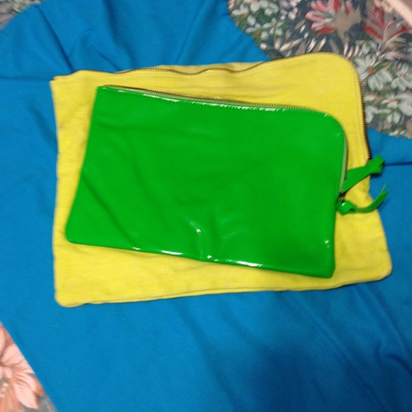 Two purses in 1