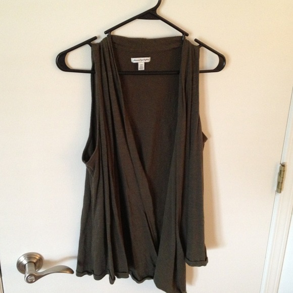 American Eagle vest