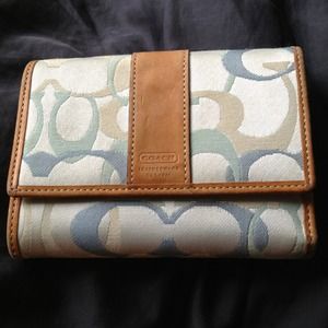 Coach Optic Signature Compact Clutch Wallet