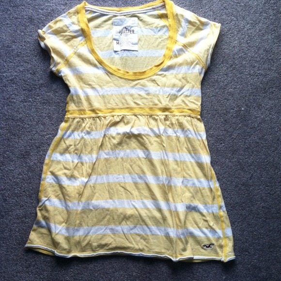 Hollister T Shirt Size Medium