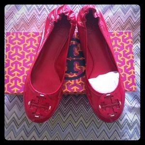 Tory burch new flats. Sold to Aoster