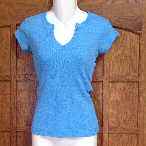 💖SOLD💖 Blue Vneck top
