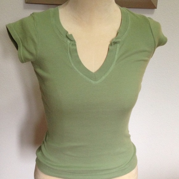💖SOLD💖 green Vneck top by Energie💖hold💖