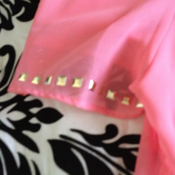 Pink off the shoulder top:). 🚨REDUCED🚨 - Picture 2 of 4