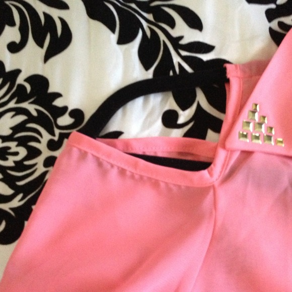 Pink off the shoulder top:). 🚨REDUCED🚨 - Picture 4 of 4