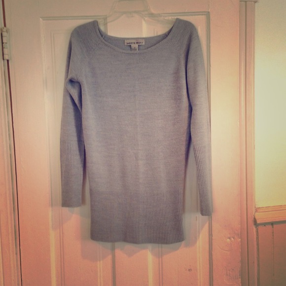 REDUCED: Long grey sweater
