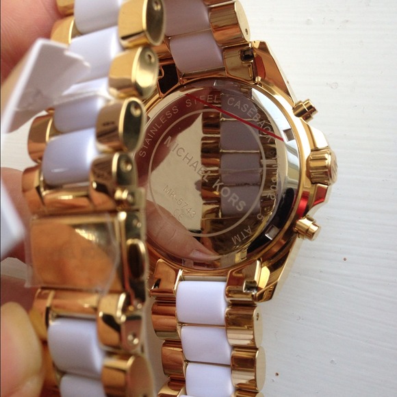 ? AUTHENTIC MICHAEL KORS WATCH! NEW with tag!