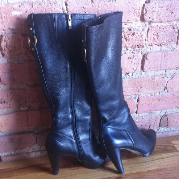 Banana Republic size 6.5 black leather boots
