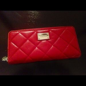 ⛔ SOLD ⛔ Michael Kors Hamilton Wallet
