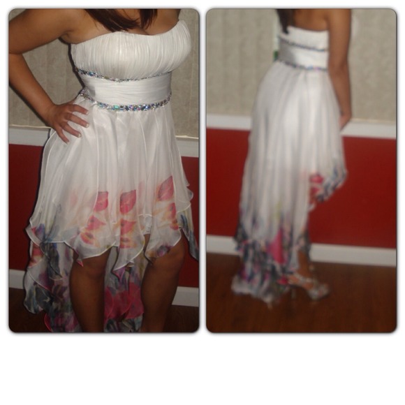 It's a print chiffon high low dress by La Femme - Picture 1 of 2